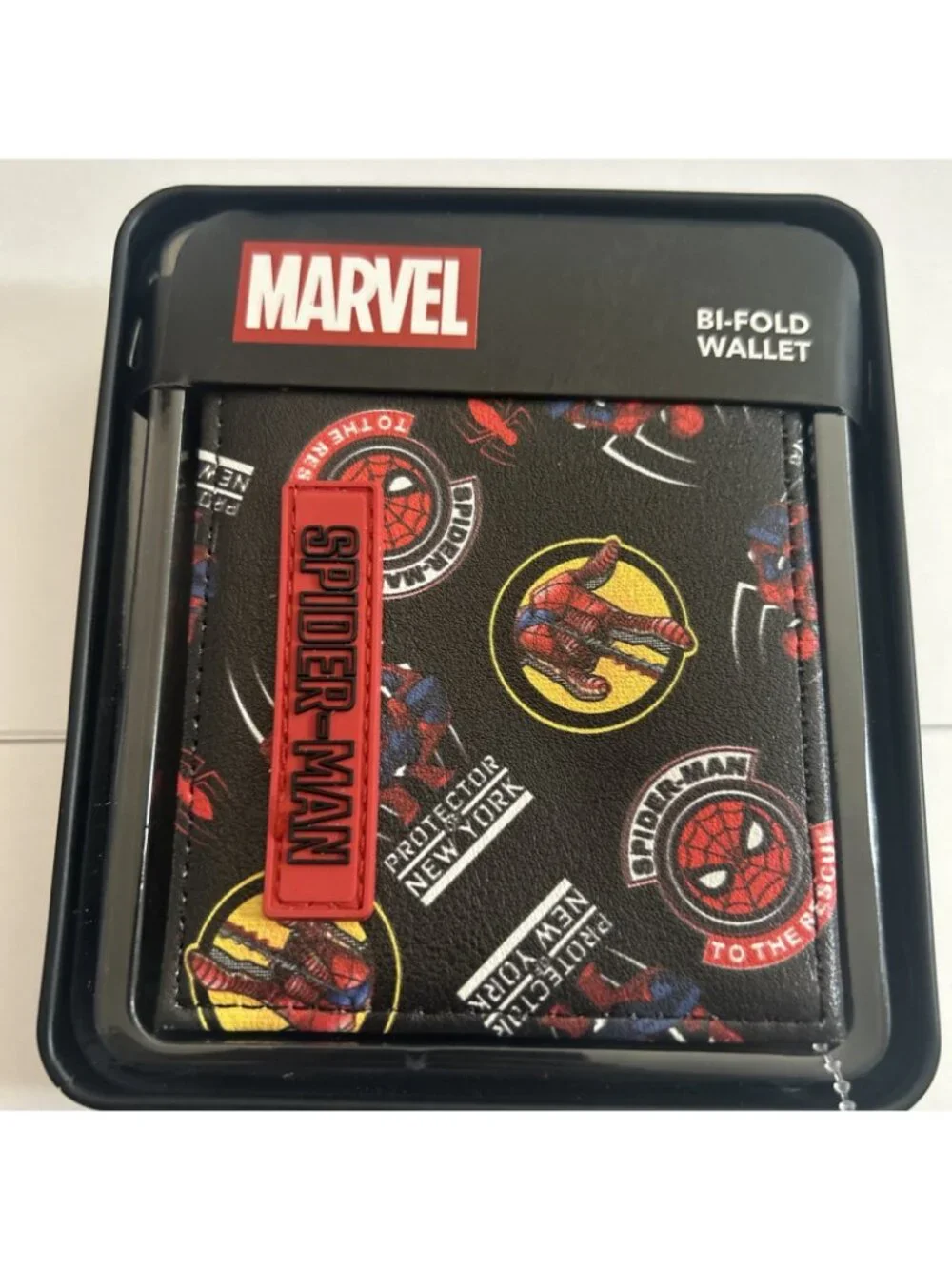 Marvel Spider-Man Bi-Fold Wallet Protector of New York NEW w/souvenir tin case